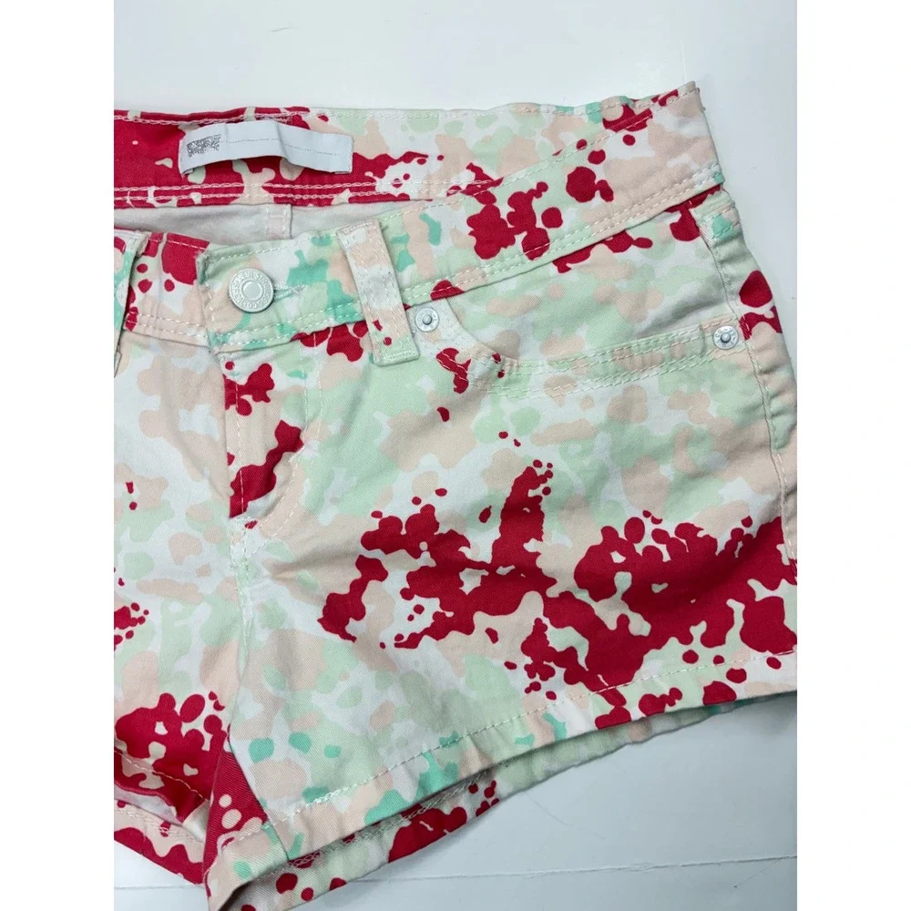 Levis Womens Paint Splatter Camo Denim Shorts Red Green Tan Low Rise Size 28